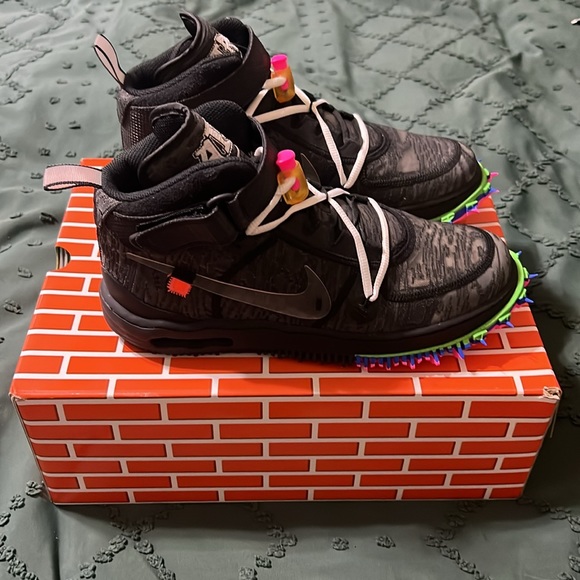 Nike Air Force 1 Mid X Off White Colab. NWT Size 11
(black) - Picture 5 of 13